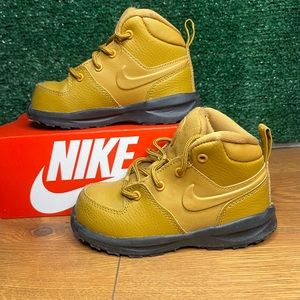 Nike Boy/Girl winter boots